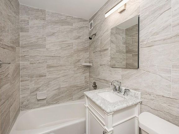 4th image of 665 Thwaites Pl APT 3H