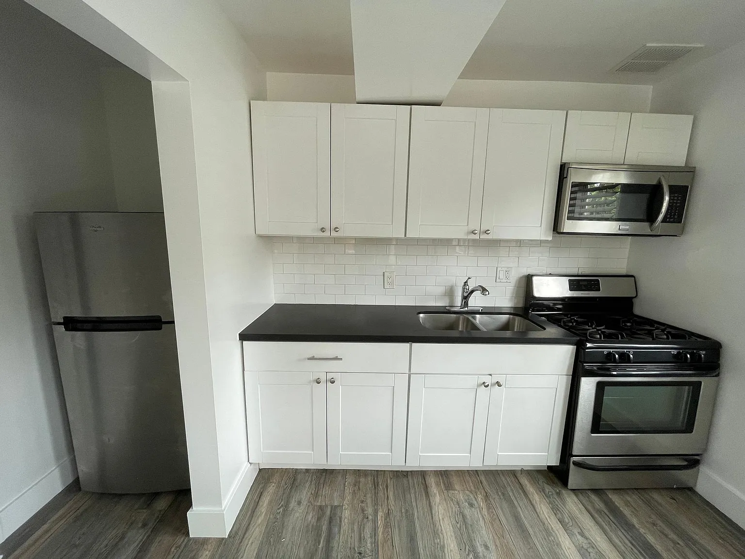 1213 Gordon St — Photo 1