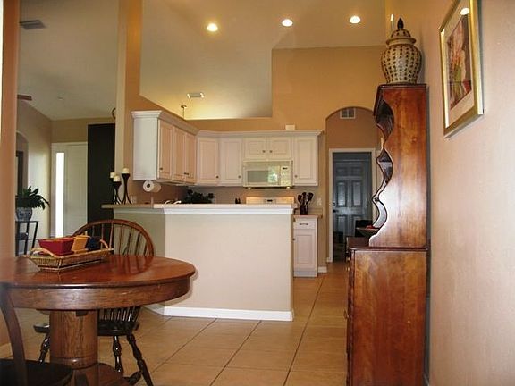 EAT-IN NOOK