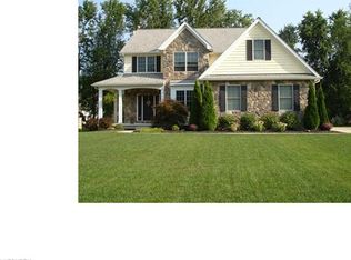 33284 Saint James Trl, Avon, OH 44011