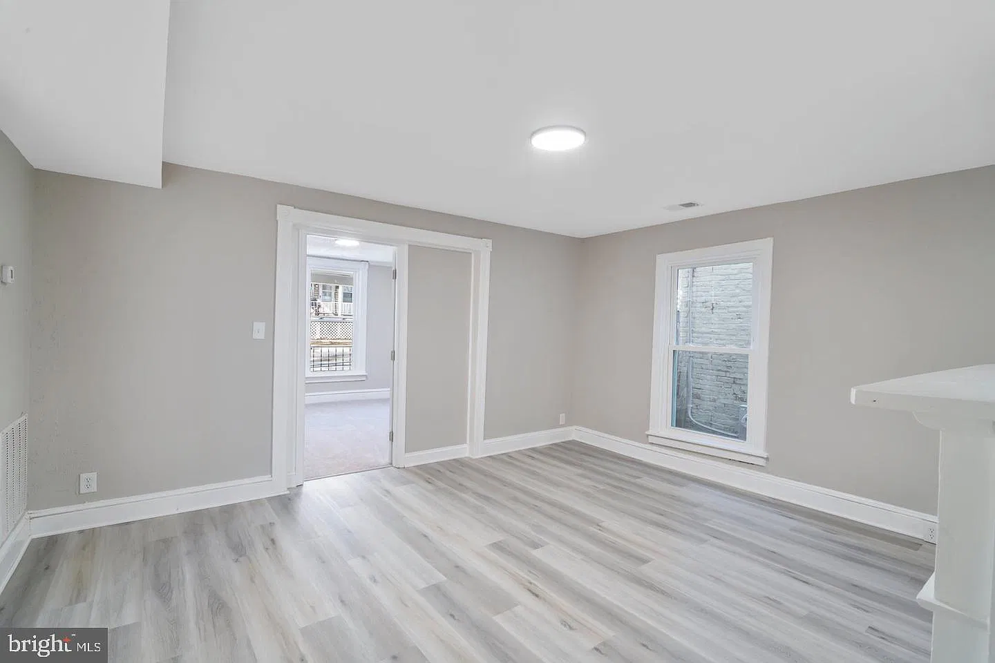 2 bed, 1.0 bath, 2086 sqft, $1,800 — Photo 3