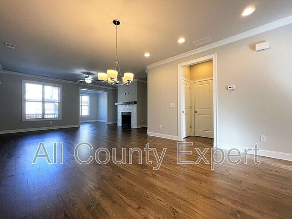3rd image of 113 Laurel Crest Aly