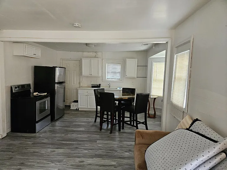 240 Whitaker Cir NW — Photo 1