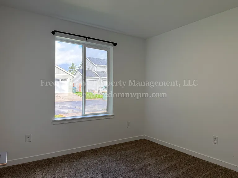 1019 Peach Rd — Photo 6