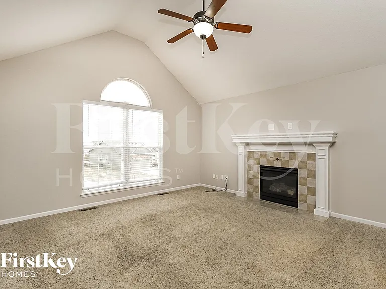 8500 N Kensington Ave — Photo 2