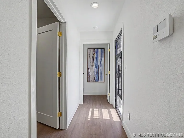 1379 E 13th St — Photo 36
