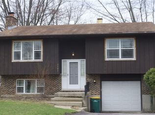 3101 Bull Valley Rd, McHenry, IL 60050