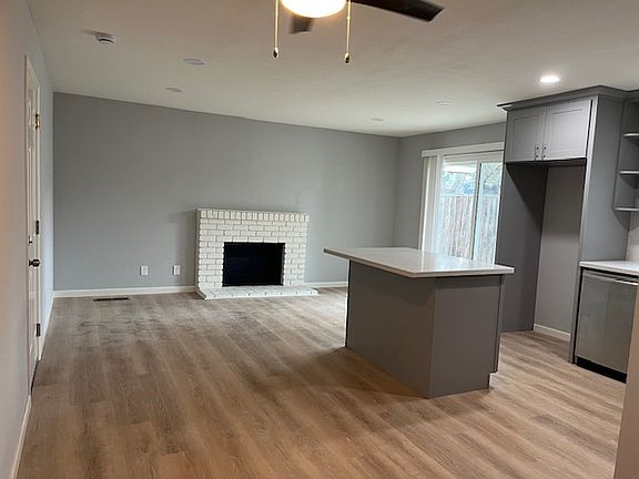 3rd image of 6065 Loma Prieta Dr