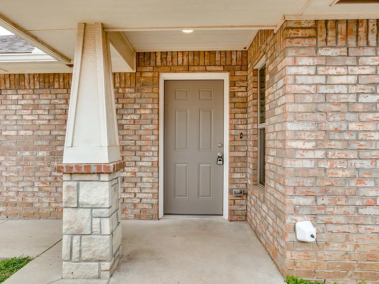 1407 Macalpine St — Photo 5