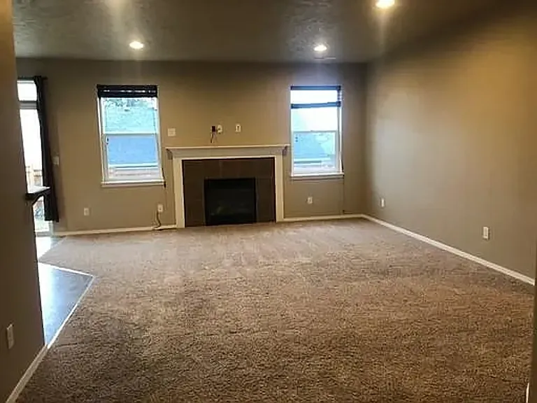 2661 NW Brianna St — Photo 5