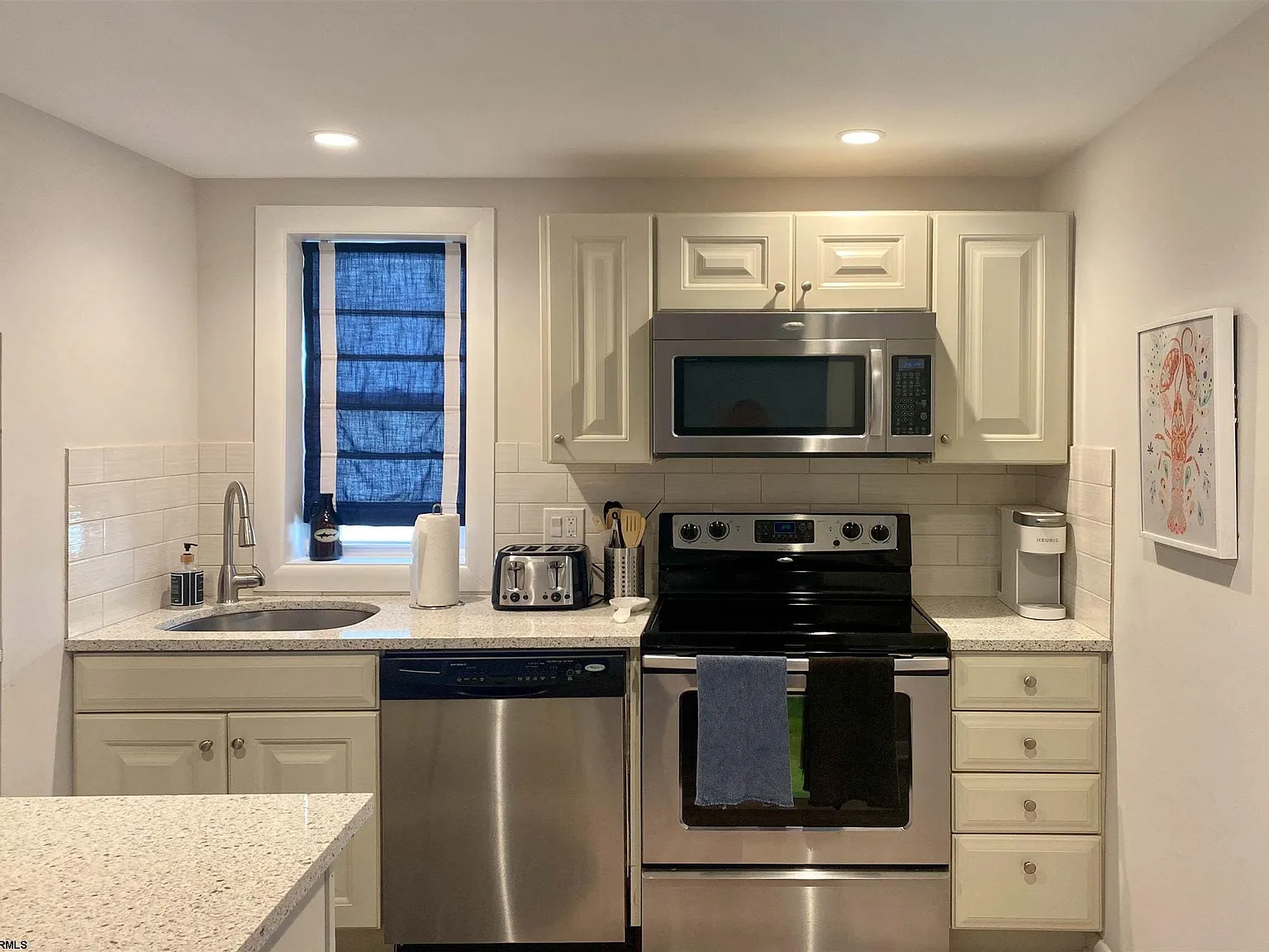 4 bed, 2.0 bath, $1,900 — Photo 4