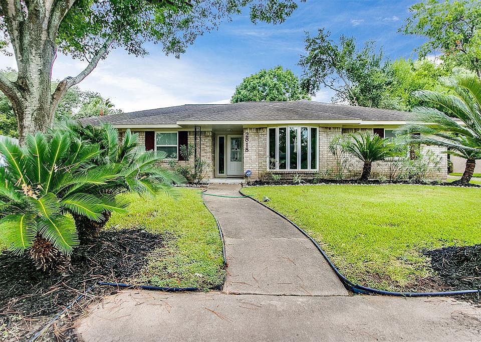 1st image of 2818 E Pebble Beach Dr