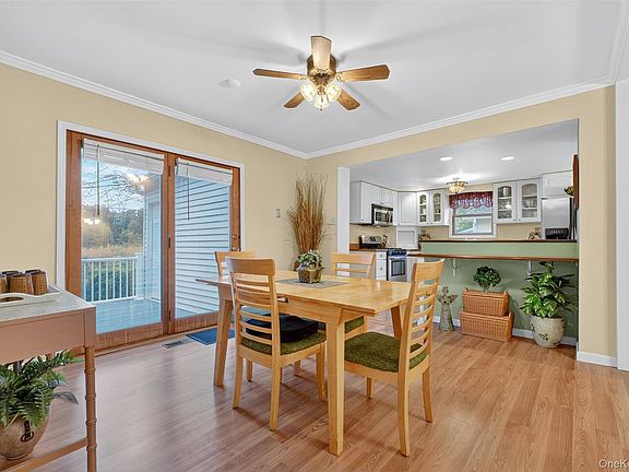 3rd image of 333 Canoe Hill Road