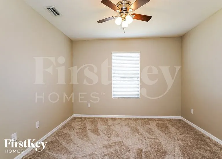 1402 NW Juanita Pl — Photo 10