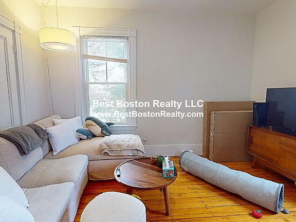 3rd image of 125 Hampshire St APT 6