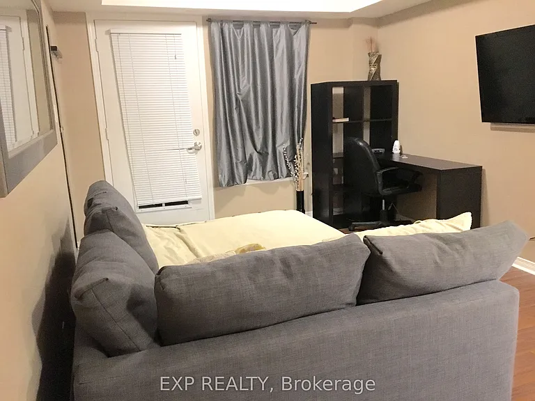 46 E Liberty St #521 — Photo 8