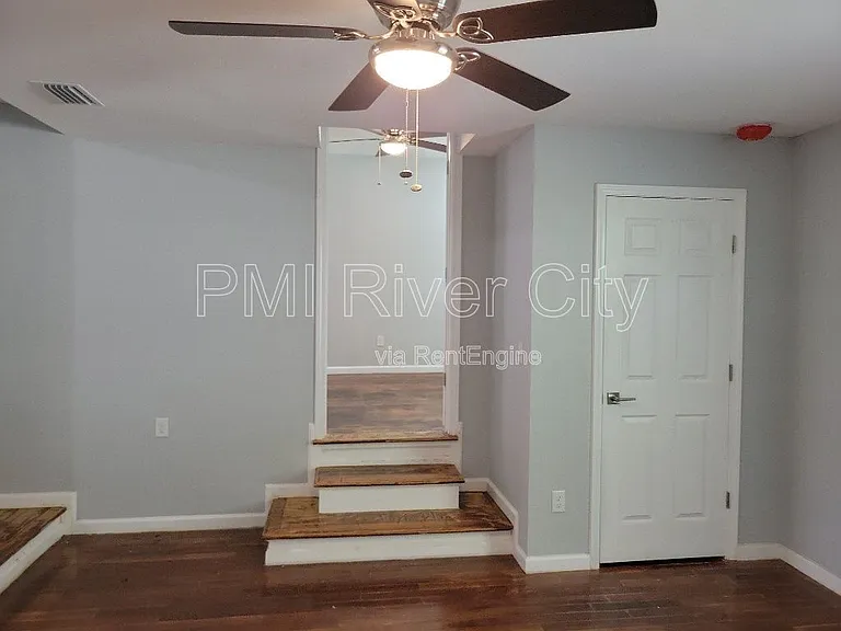 1356 River Hills Cir E — Photo 7
