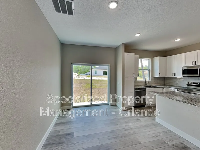 3 bed, 2.0 bath, 1251 sqft, $1,650 — Photo 2