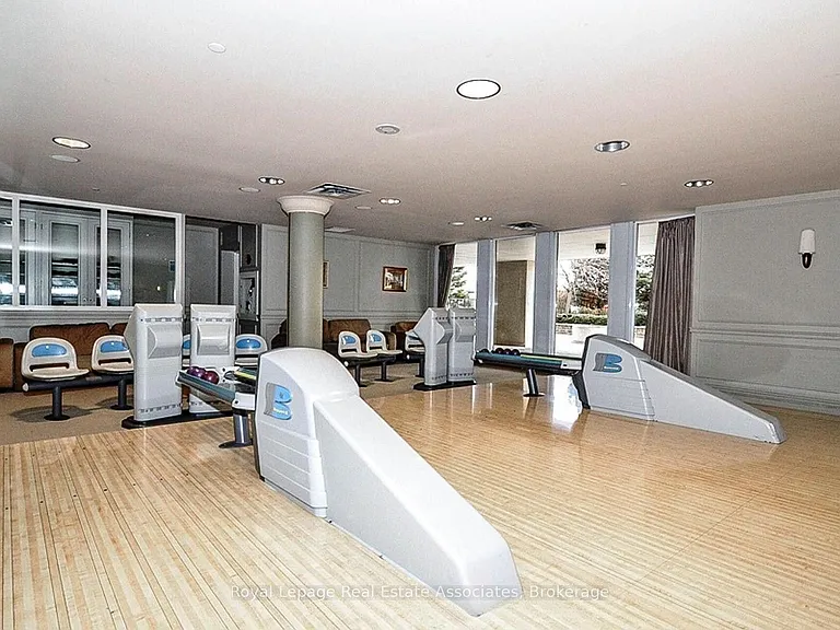 25 Kingsbridge Garden Cir #622 — Photo 27