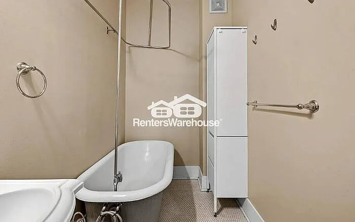 2218 Nicollet Ave #23 — Photo 16