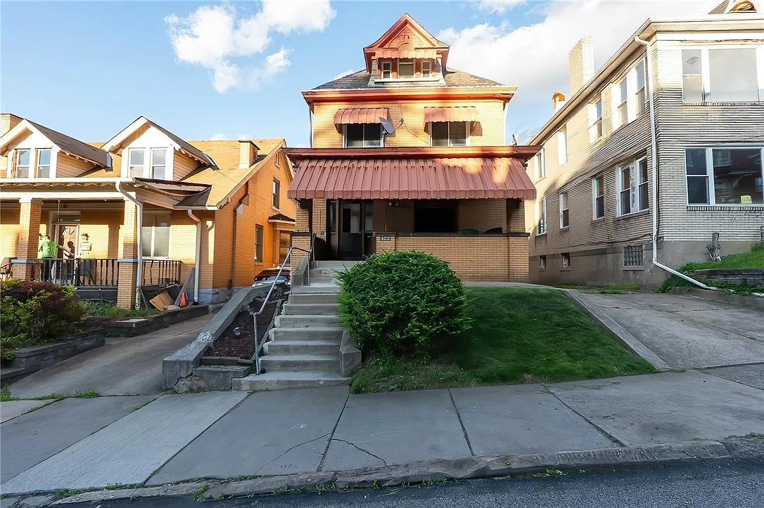 2 bed, 1300 sqft, $1,300 — Photo 1