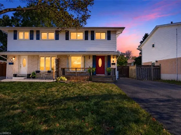 9 Onslow Ct, Oakville, ON L6H 1J1