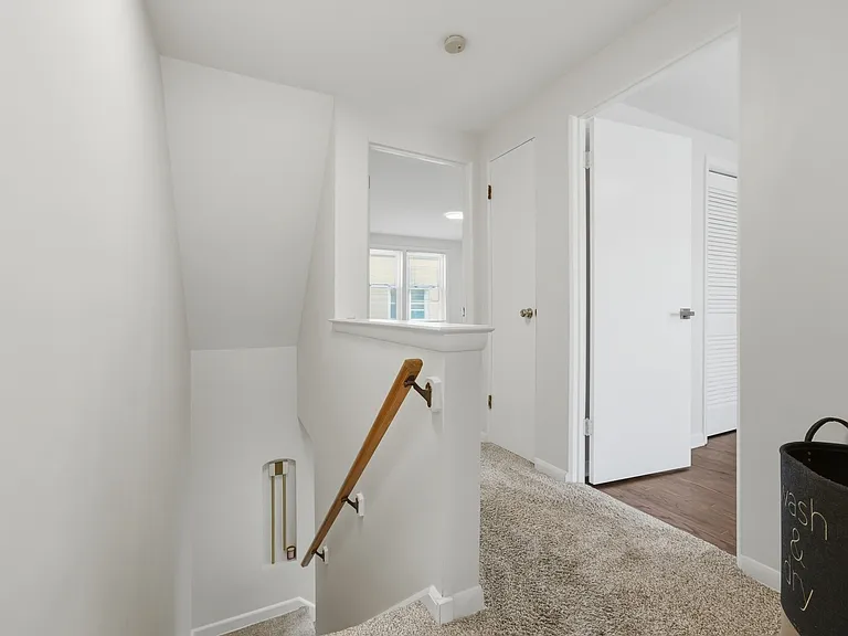 221 S Maple Ave #C — Photo 11