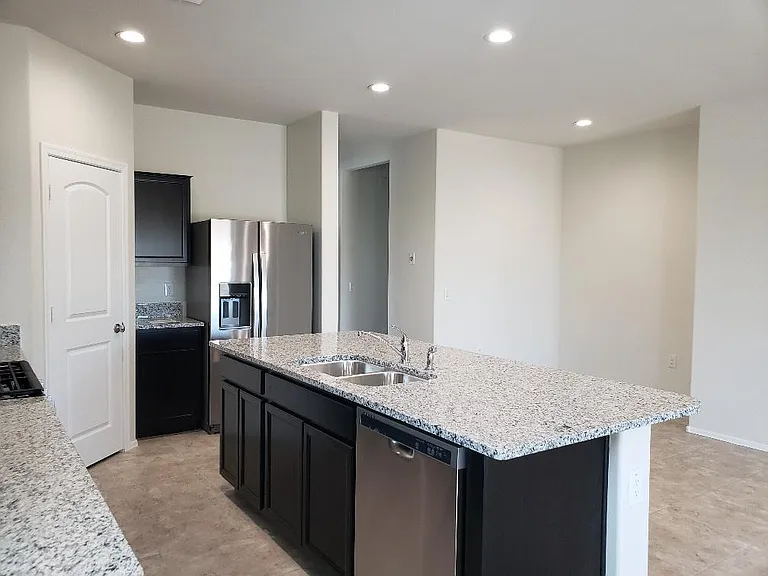 3521 N 307th Dr — Photo 8