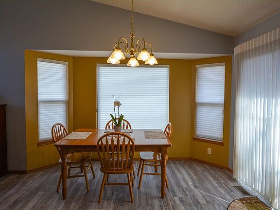 5th image of 10006 W Haskell St