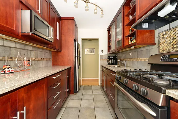 Sold by Keller Williams Realty Landmark | media 1