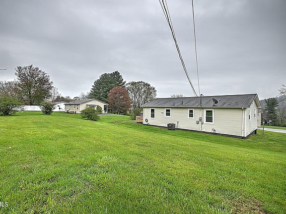 3rd image of 29271 Lanier Dr