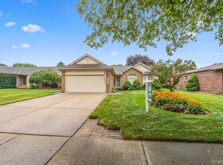 42917 Freeport Dr, Sterling Heights, MI
