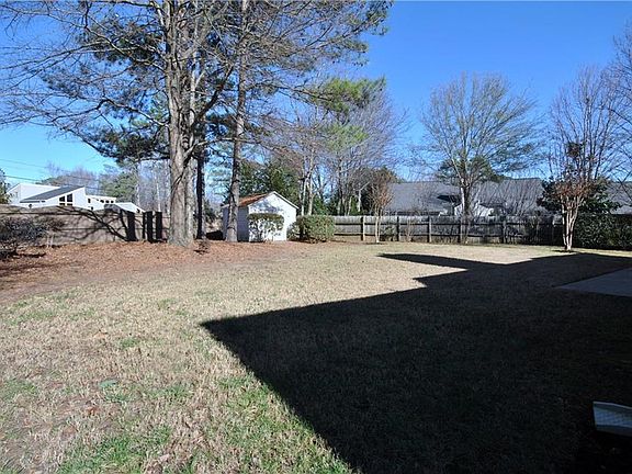 4th image of 3983 Shallowford Green Ct