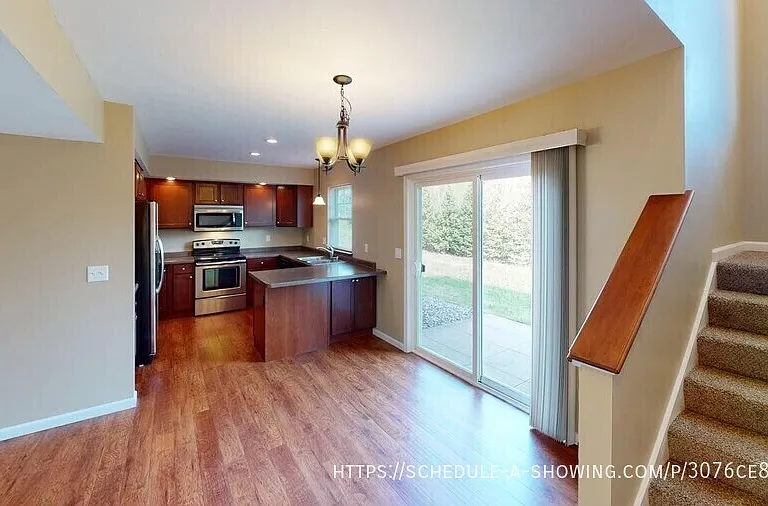1802 N Creek Dr — Photo 4