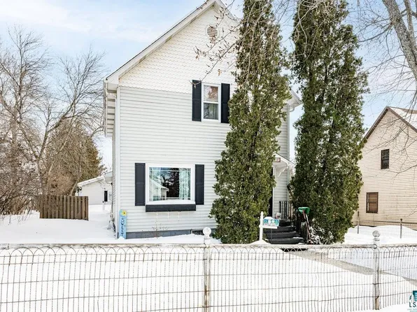 210 Roosevelt Ave, Eveleth, MN 55734