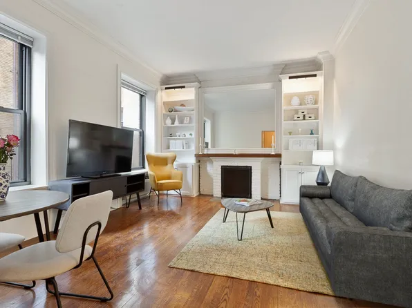 55 East 65th Street 4B image 1 of 6