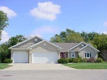 1st image of 803 Greenwich Dr