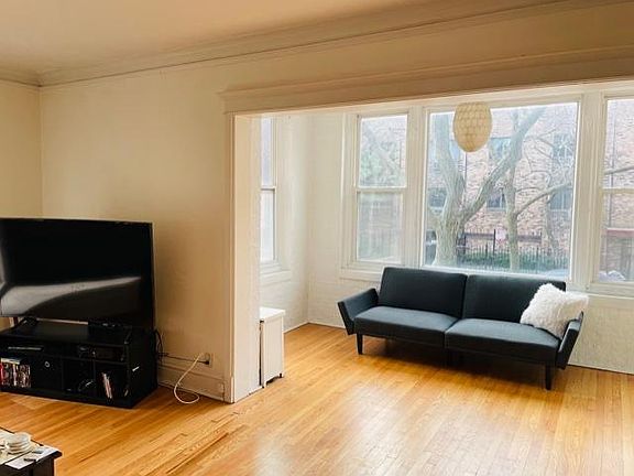 4th image of 3601 N Pine Grove Ave