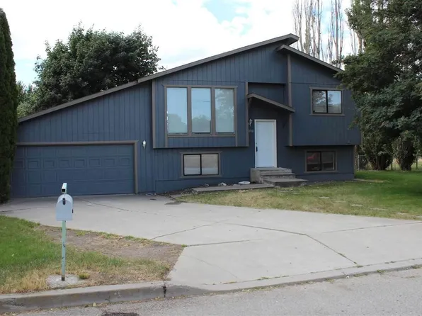 20710 E Gilbert Rd, Otis Orchards, WA 99027