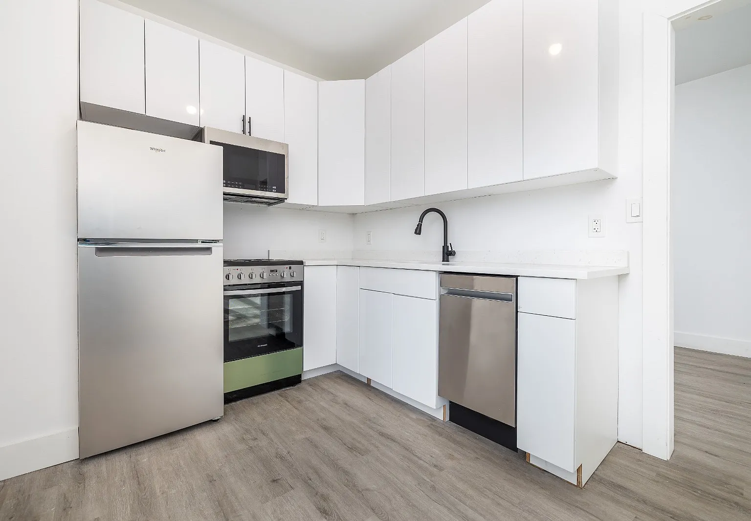 Studio, 500 sqft, $1,049 — Photo 1