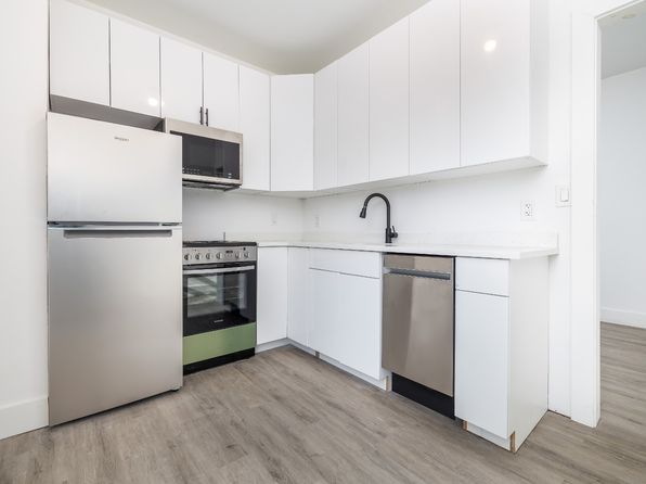 1260 Main St #204