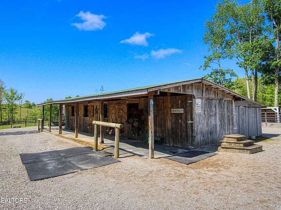 38th image of 147 Akers Chapel Loop