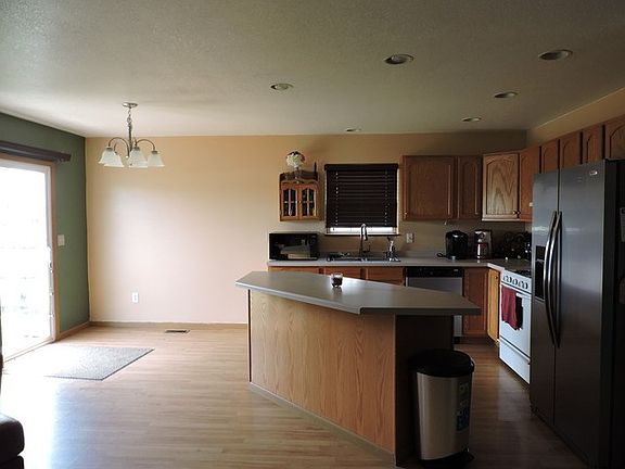 5th image of 230 N Van Buren Ave