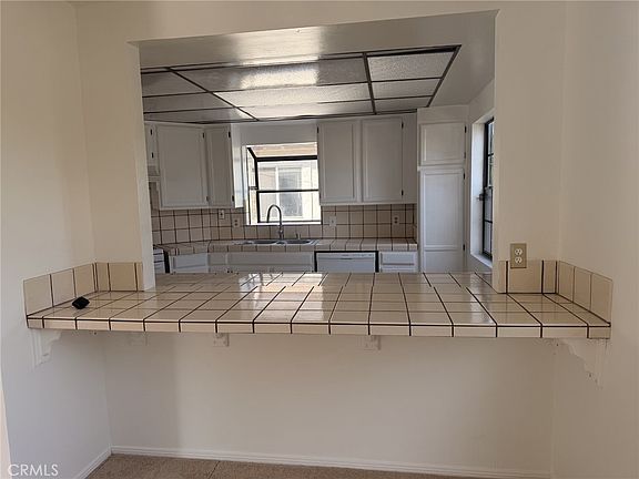 5th image of 5034 Templeton St #A