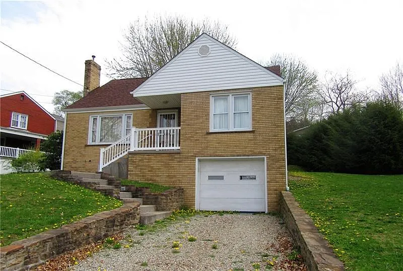 28 Wayne Ave photo 1