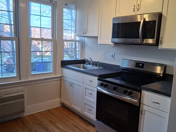 9 N Beacon St, Hartford, CT