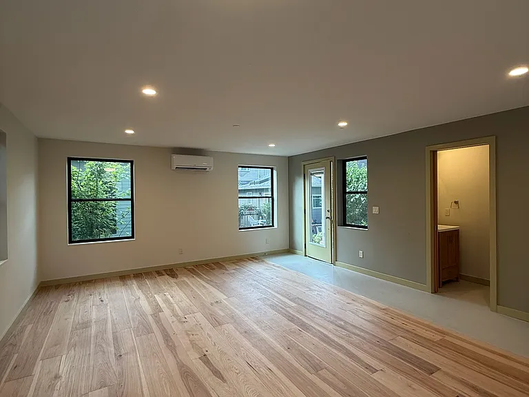 228 21st Ave E #228 — Photo 17