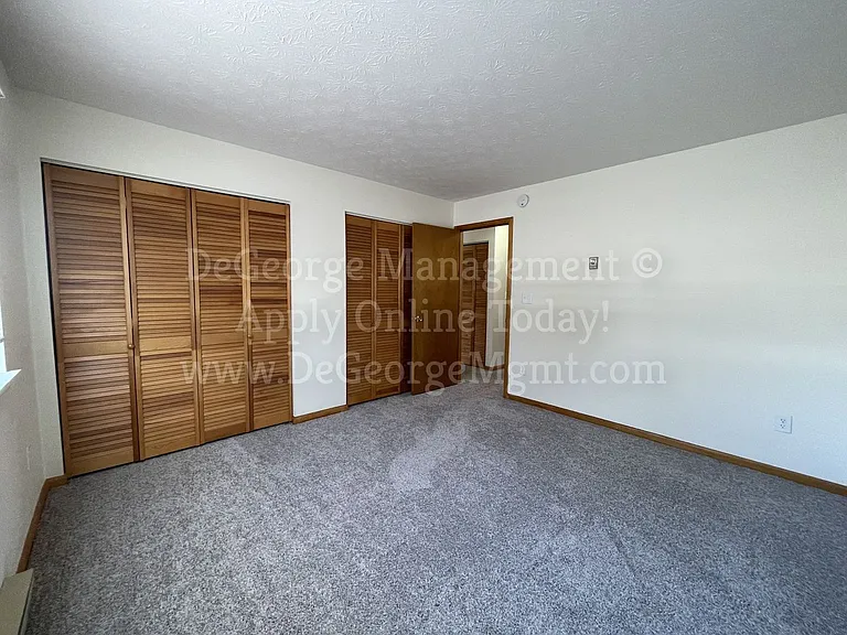 Parkway Apartments — Photo 34