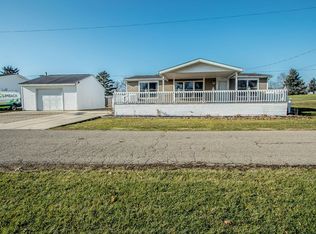 562 Coshocton Ave, Thornville, OH