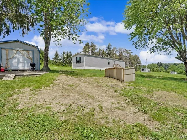 2011 Edmunds Rd, Freedom, NY 14065